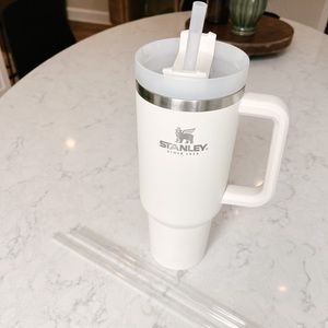 Stanley Cup - 40oz Adventure Quencher Travel Tumbler, Cream, w/3 extra straws.